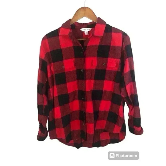 Old Navy The Boyfriend Shirt Mens Medium Buffalo Plaid Red And Black Flannel L/S - Picture 1 of 5
